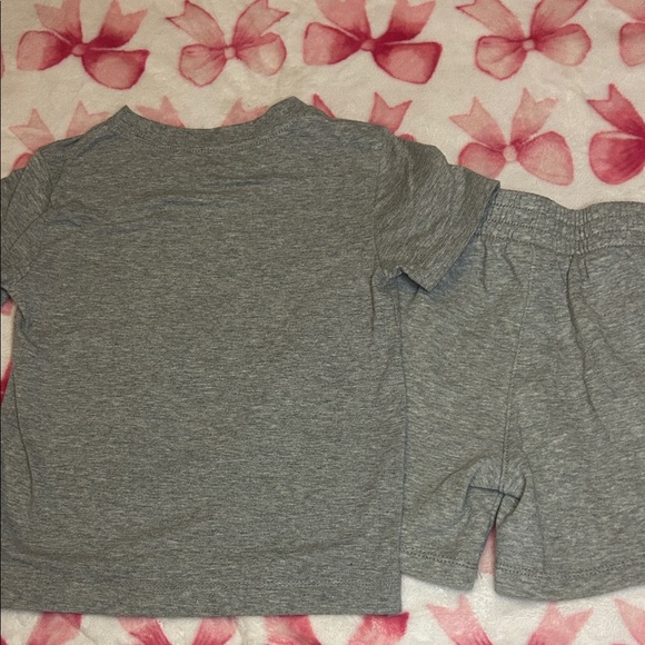 Nike Heather Gray Tee and Shorts Set - Picture 5 of 5